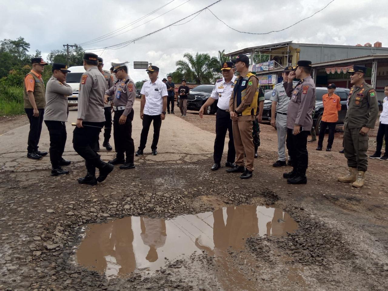 Bupati HM Toha Minta Percepatan Perbaikan Jalan penghubung Musi Banyuasin dan Mura Segara Diperbaiki Kemeterian PU PR dan BBPJN 